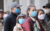 Người dân Hà Nội xếp hàng mua khẩu trang kháng khuẩn
